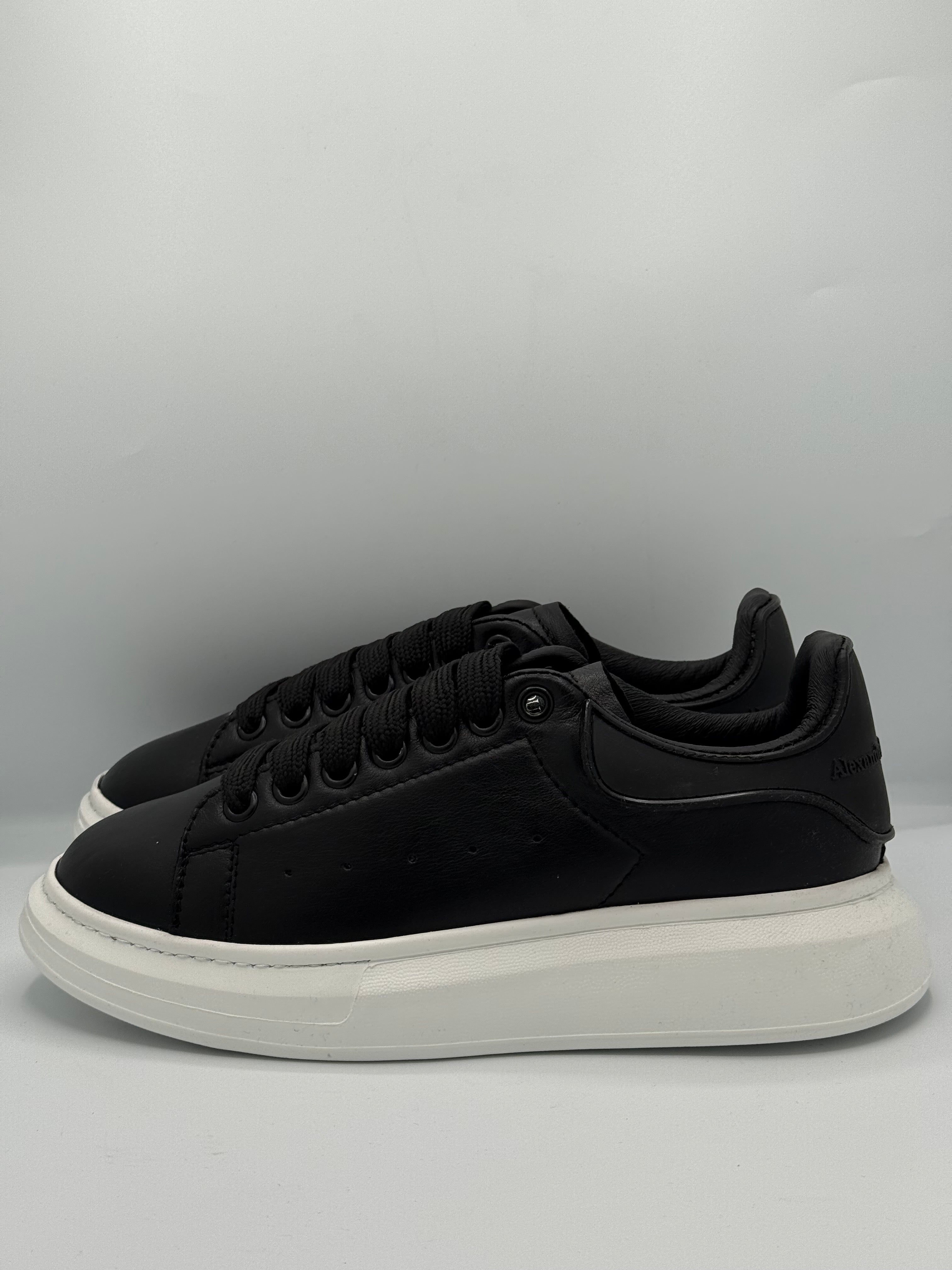 ALEXANDER McQueen (Noir)