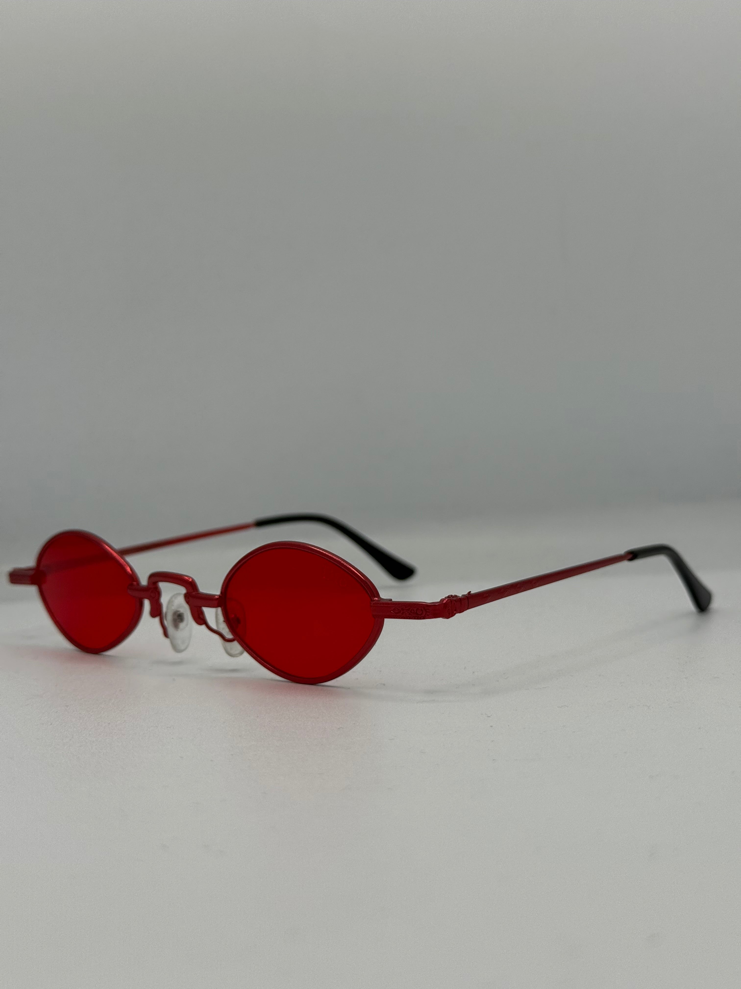 Crimson Wave – Le Rouge du Charisme