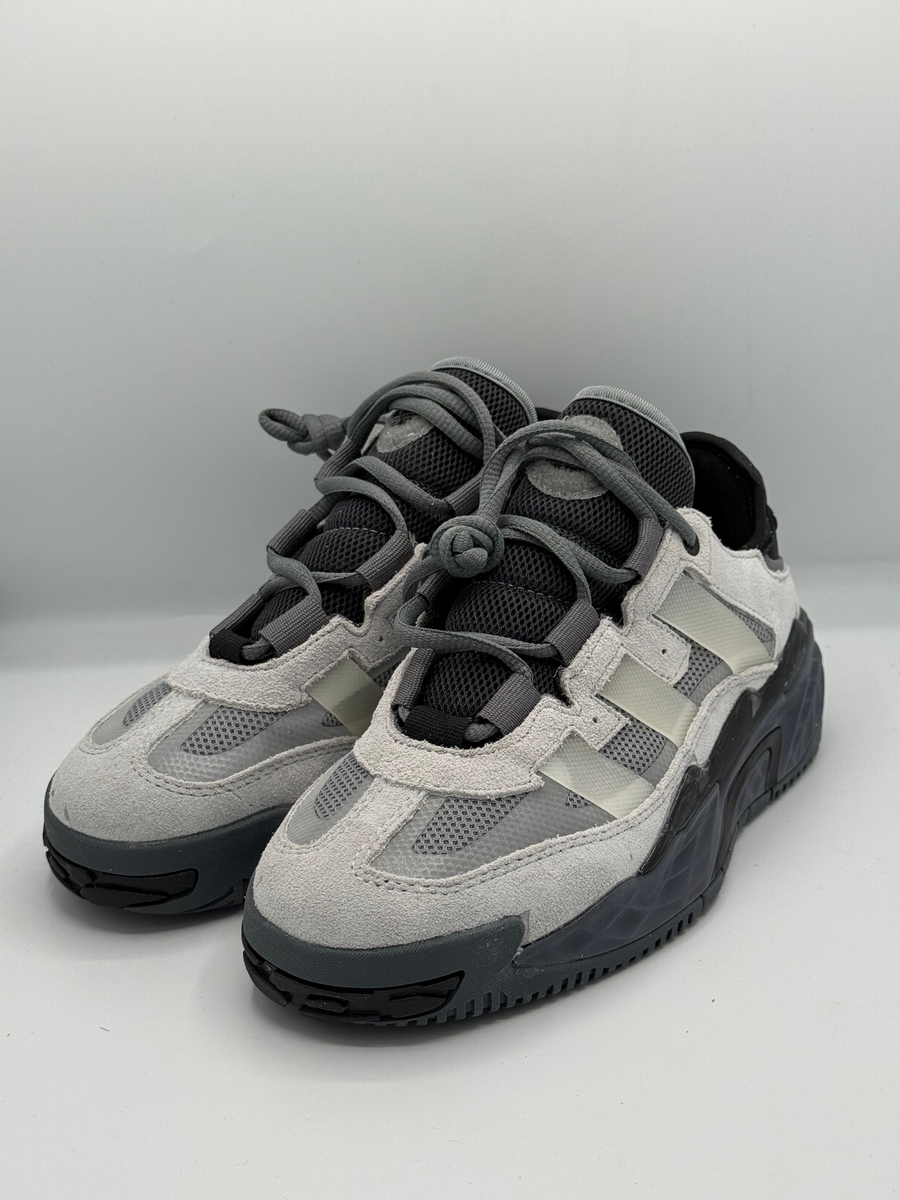 Grey Motion – L’Espadrille au Charme Urbain