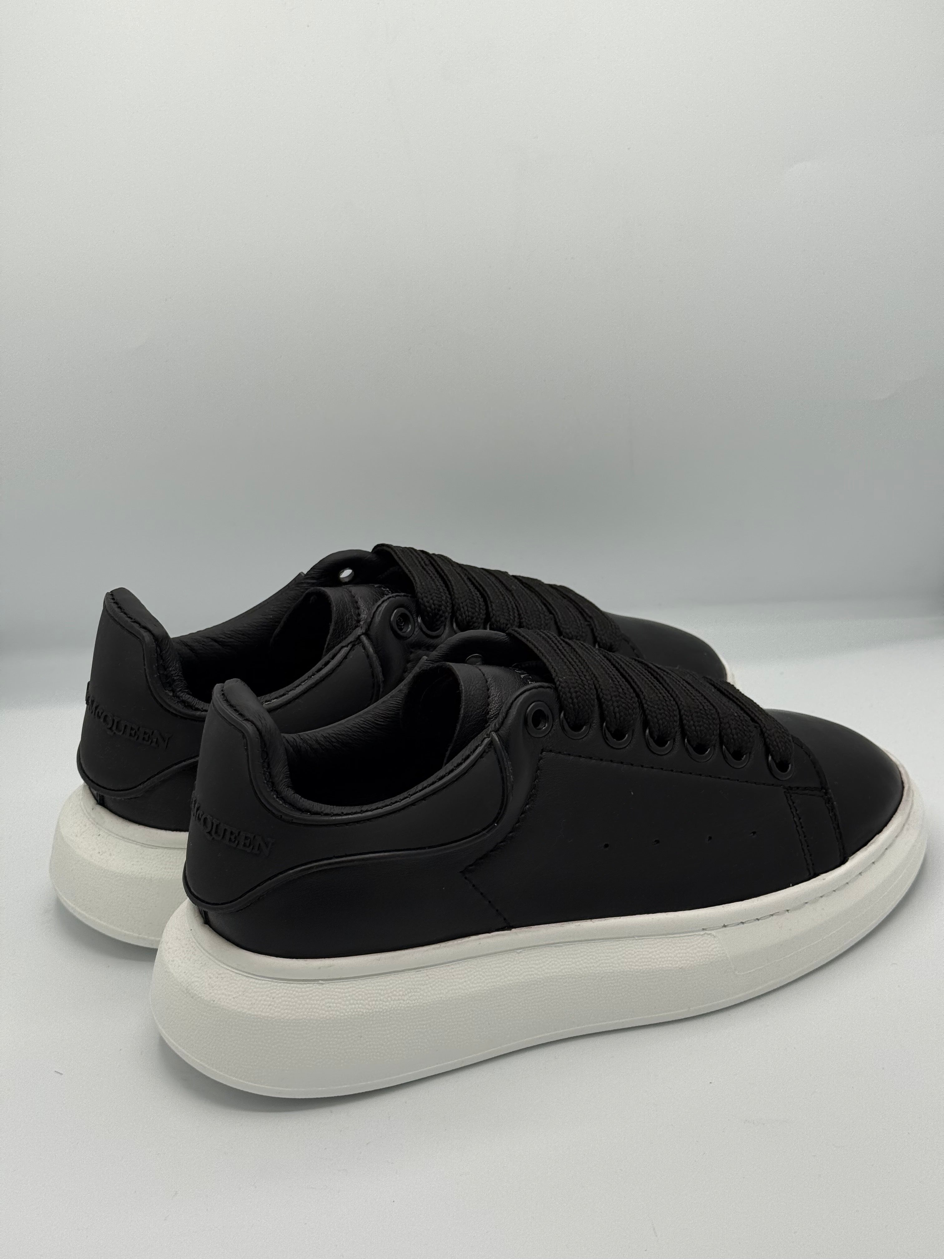 ALEXANDER McQueen (Noir)