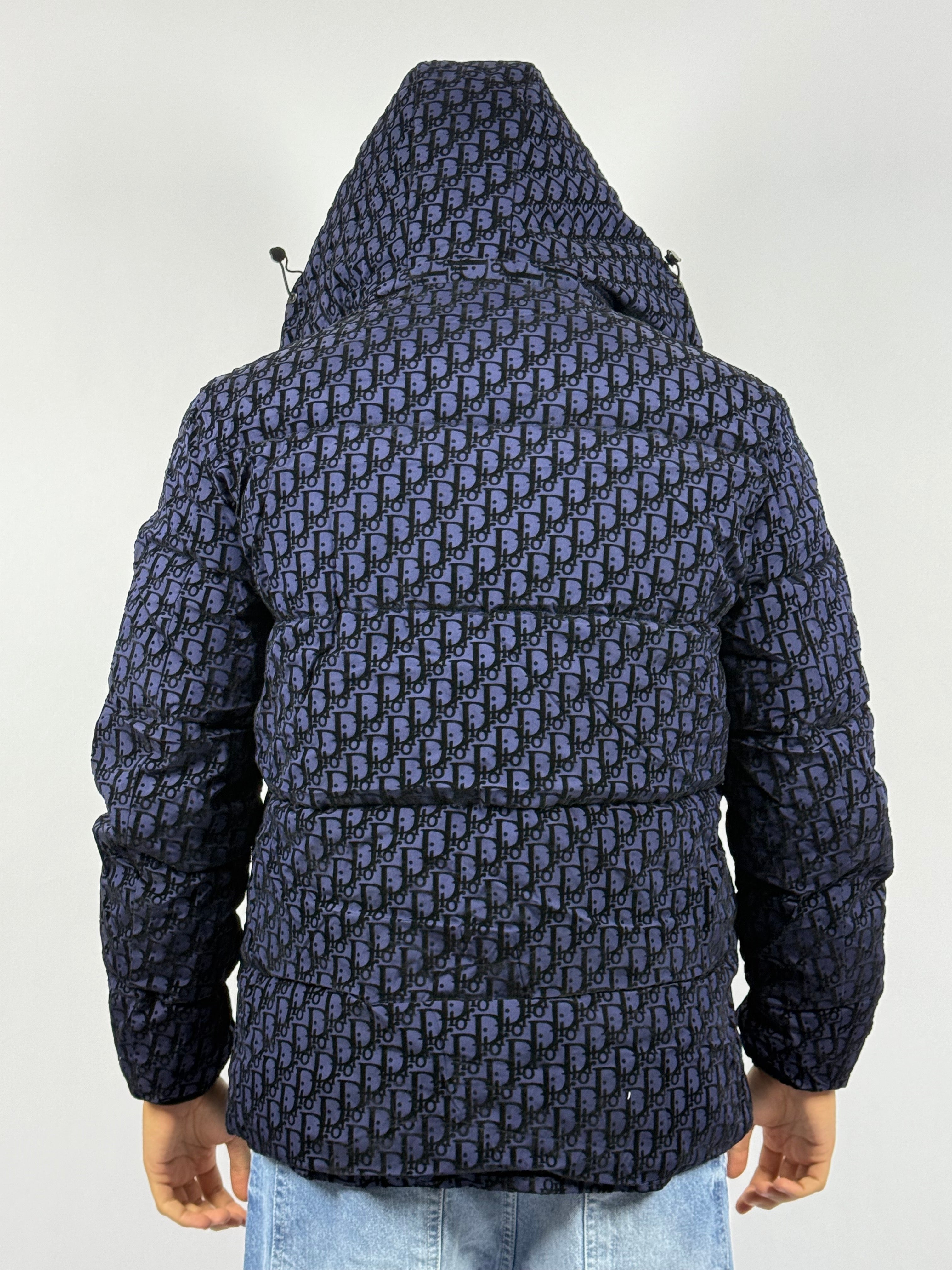 Veste Signature DR Bleu – Design Graphique & Coupe Confort