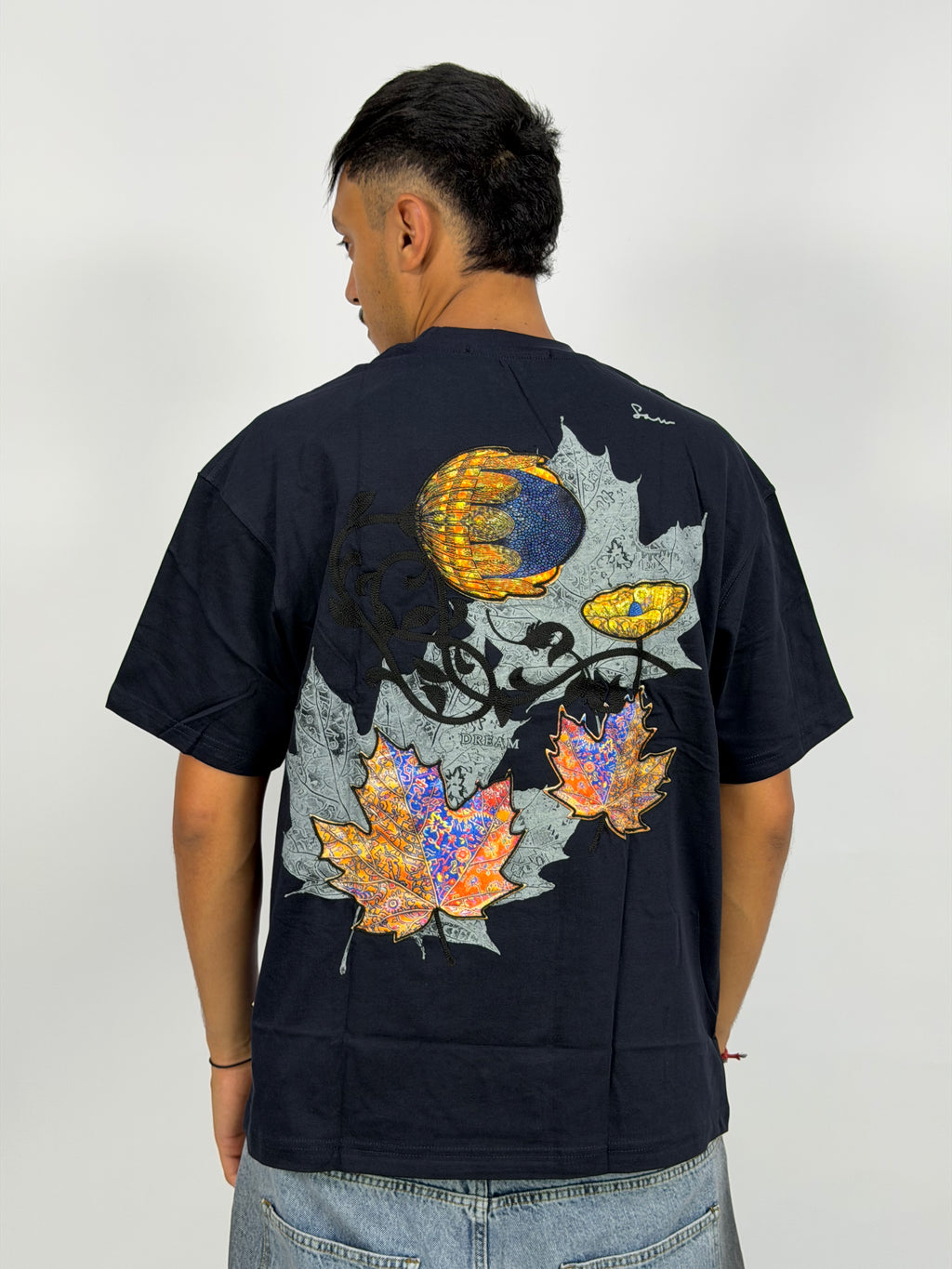 T-shirt Oversize Noir – Autumn Leaf Signature