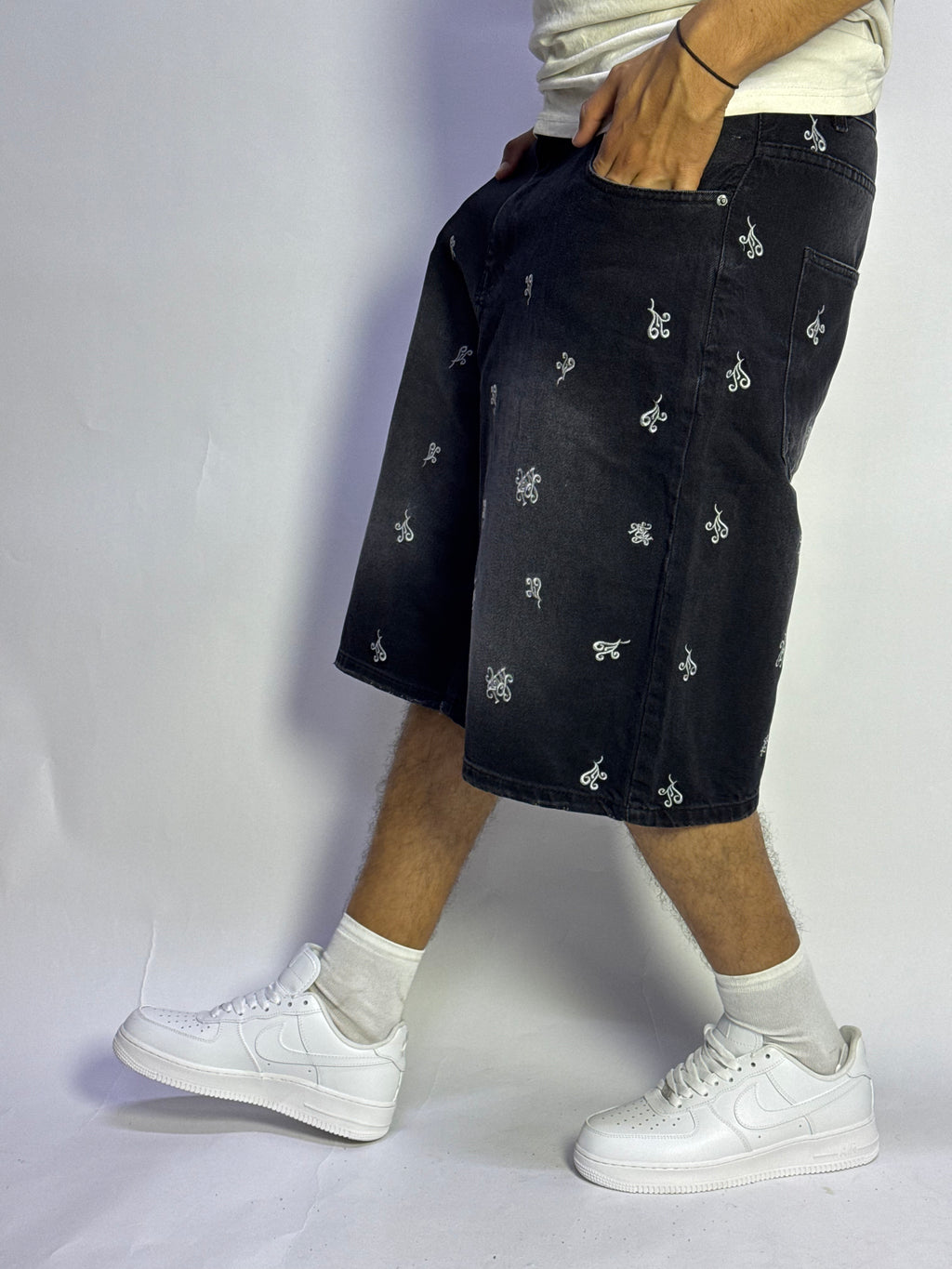 Short Jeans Denim Noir Oversize Pattern – 1 Ère Qualité