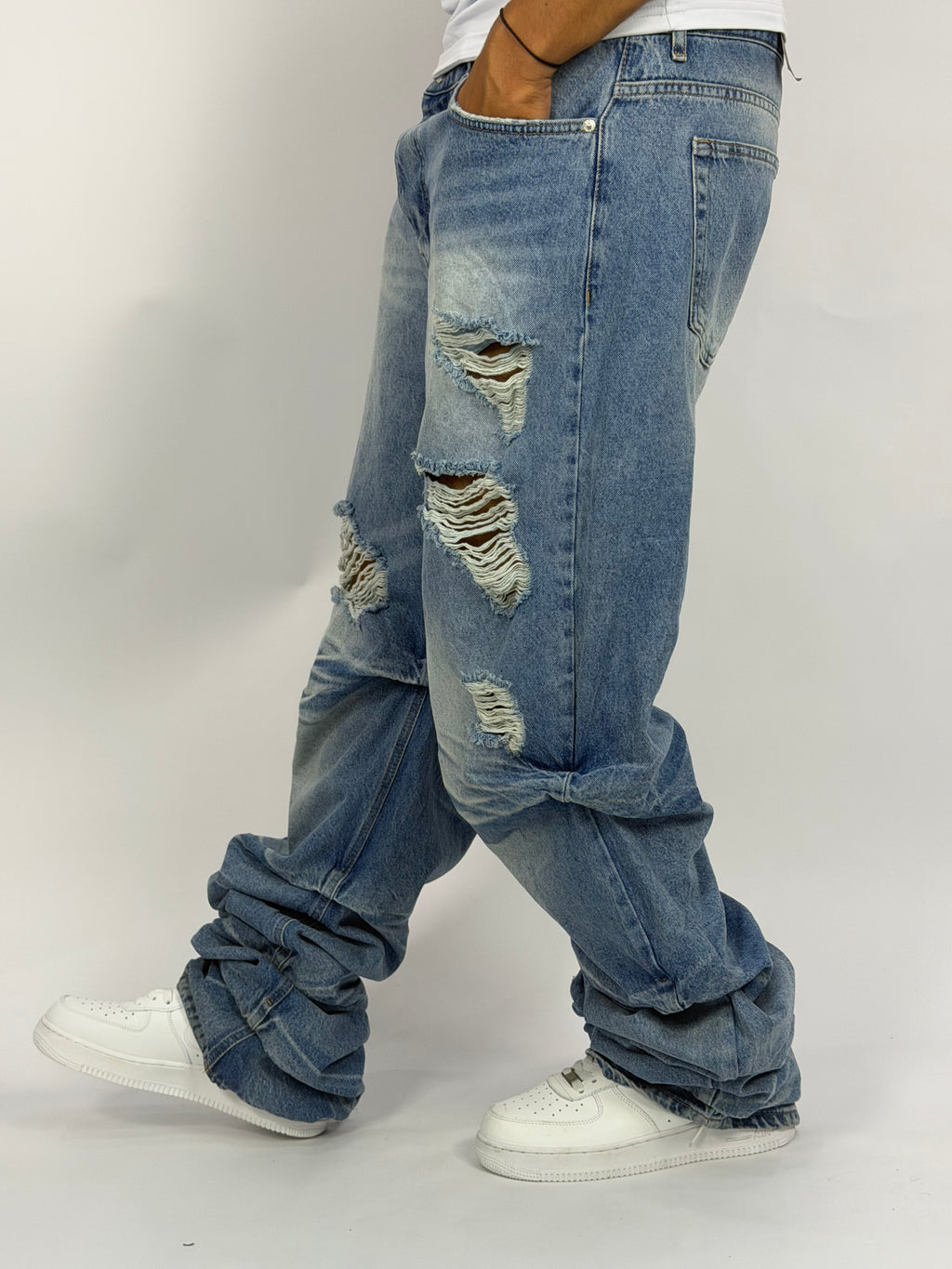 Jeans Denim Oversize Destroy – Light Blue Washed Edition