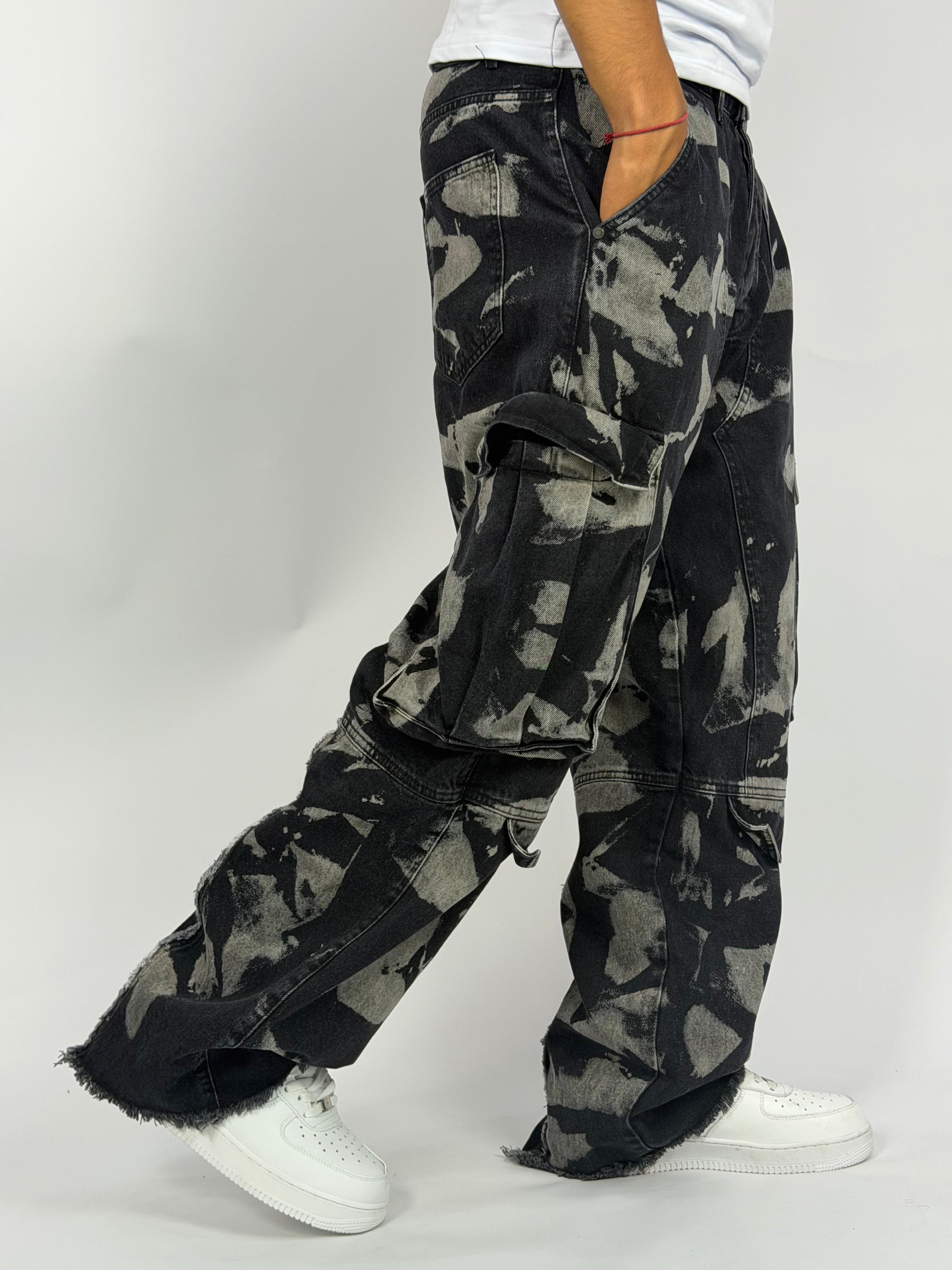 Jeans ORIGINAL Denim Oversize Cargo – Black Washed Camo Edition