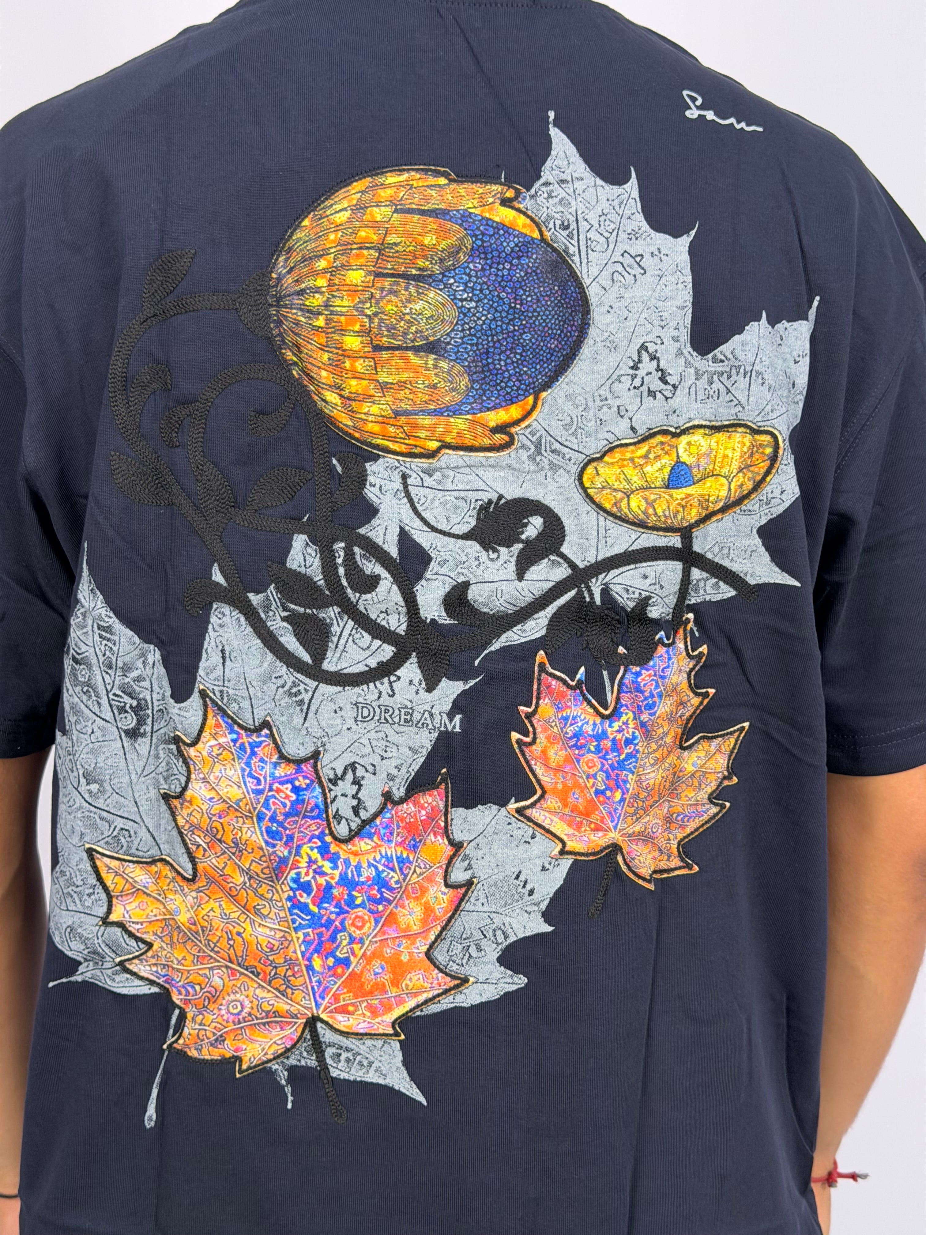 T-shirt Oversize Noir – Autumn Leaf Signature