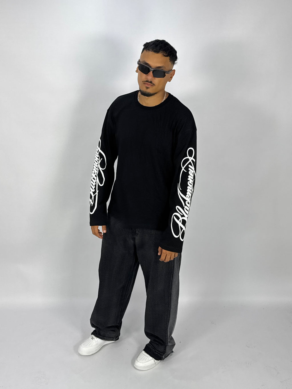 T-Shirt Oversize BlackMoney Noir – Graphic Sleeve