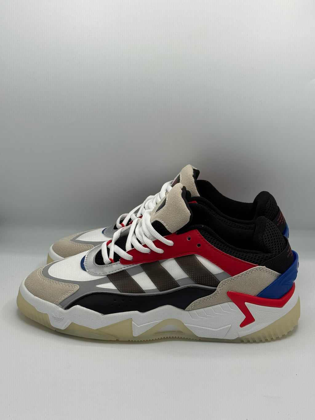 ADIDAS Nova Edge Rouge – Confort, Style & Puissance Urbaine