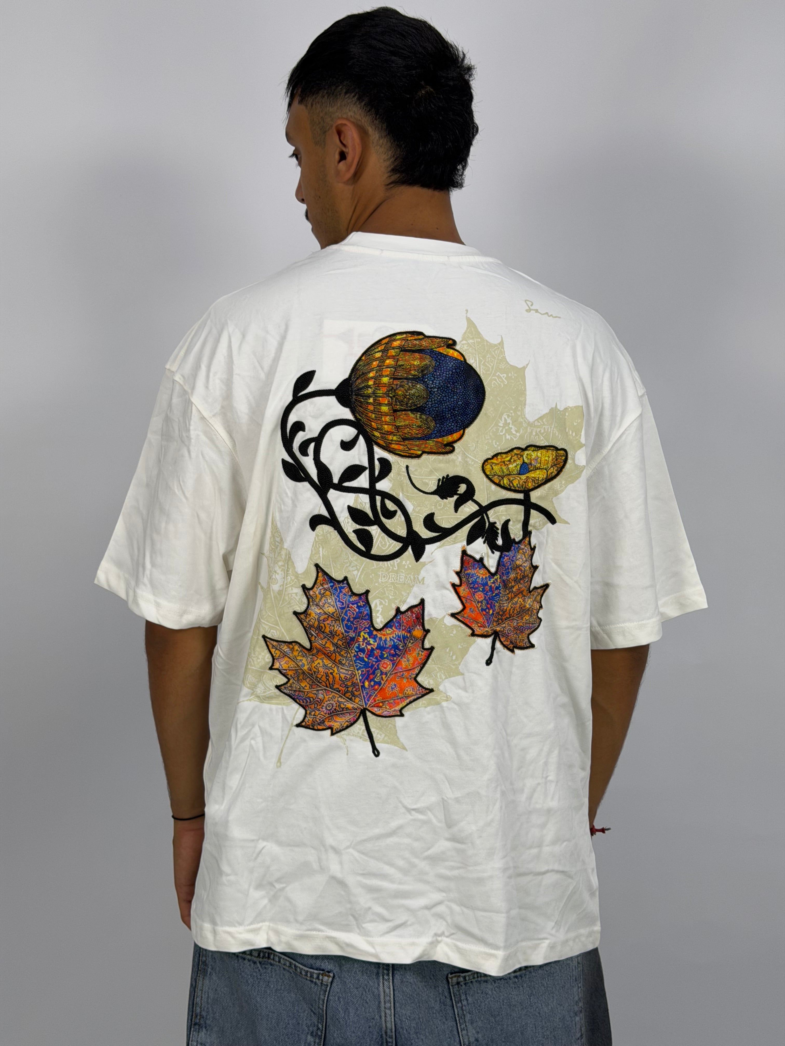 T-shirt Oversize Blanc – Autumn Leaf Signature