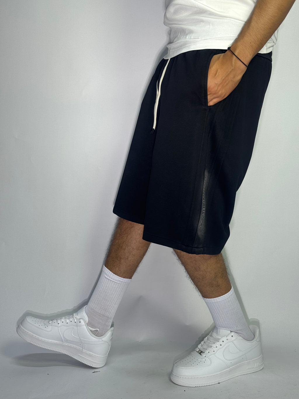 Short Oversize Noir – Essential Streetwear
