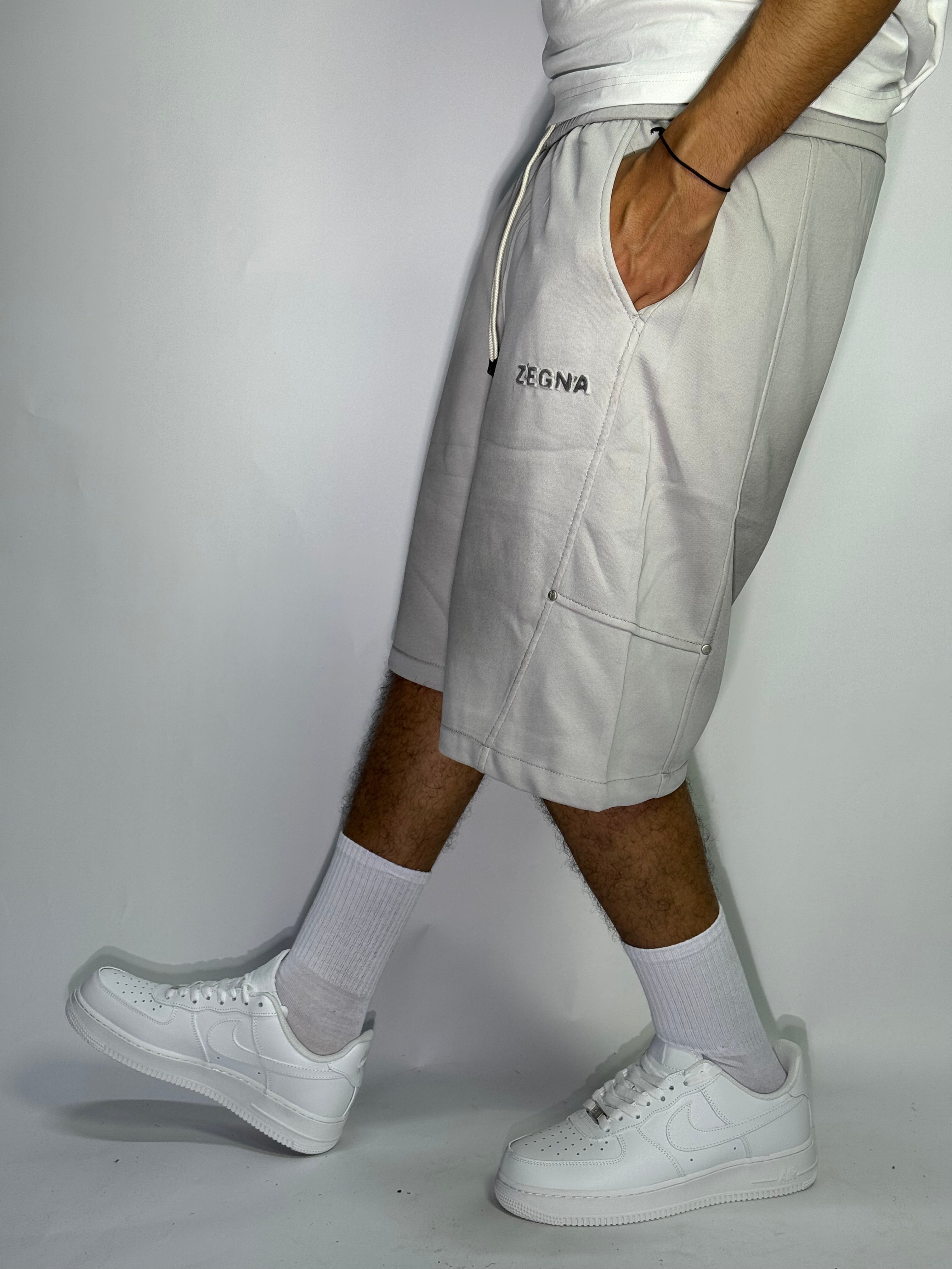 Short Oversize Gris – Minimal Streetwear Essential