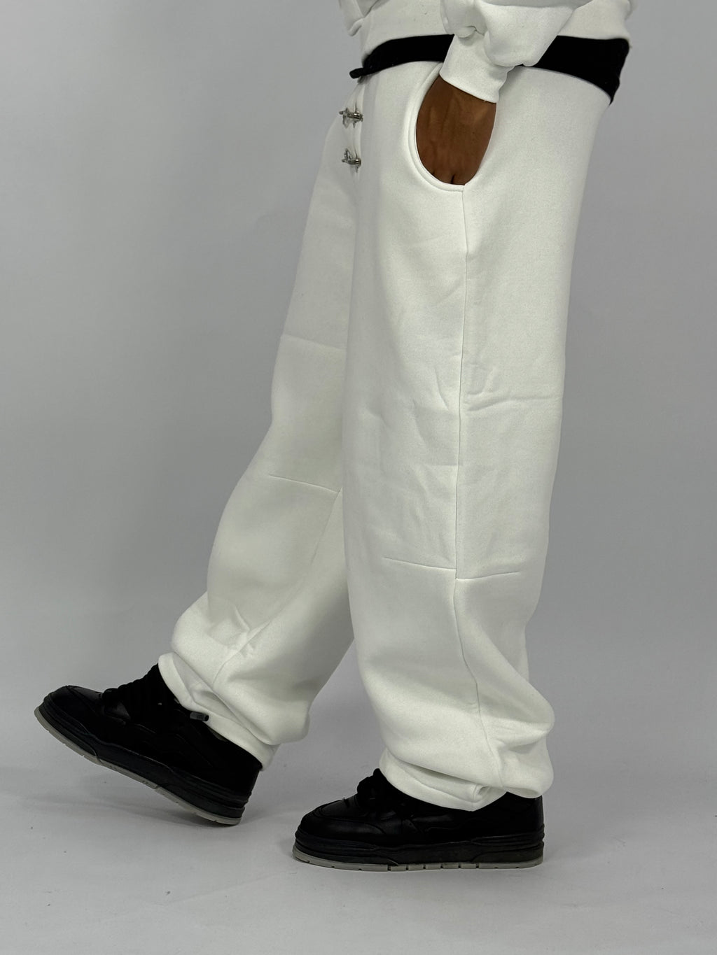 Ensemble Métalliques Blanc à Capuche