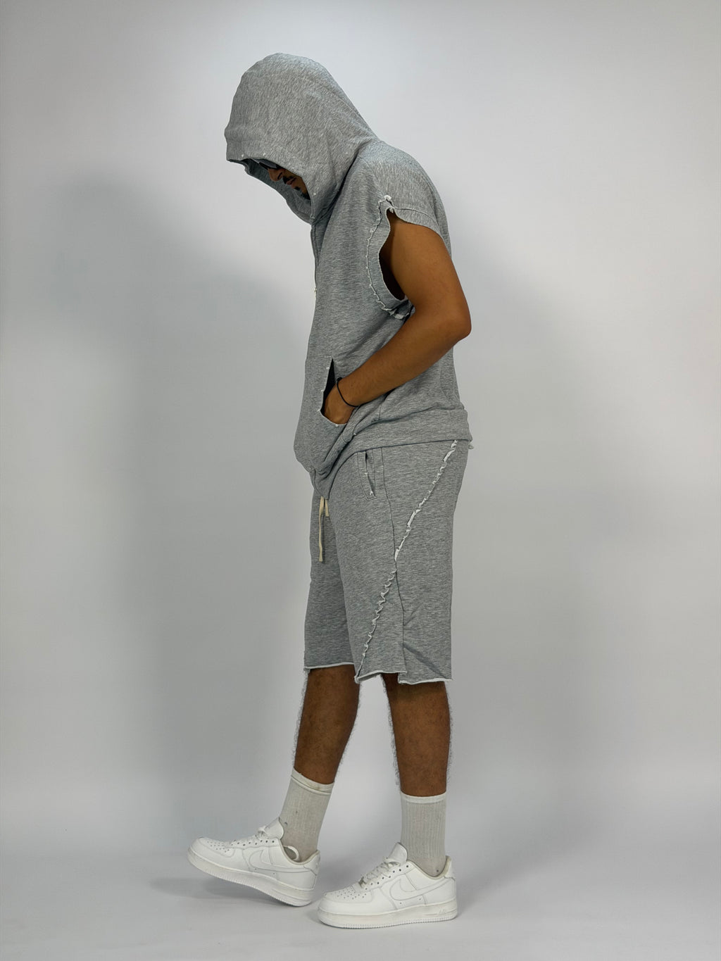 Ensemble “SAND WAVE” GRIS – Hoodie Sans Manches + Short Summer Fit