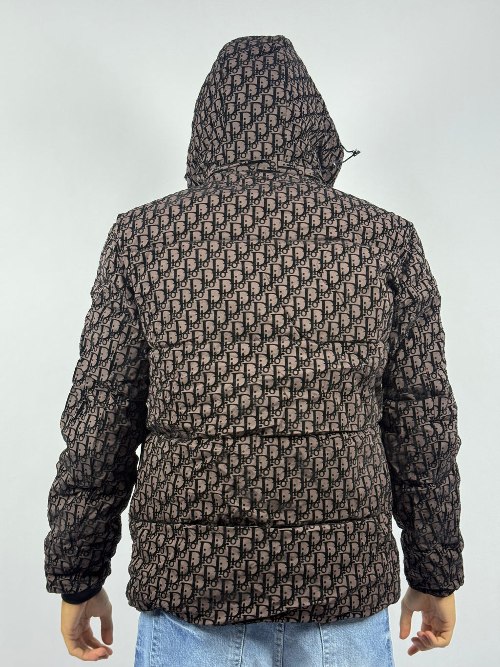 Veste Signature DR Marron – Design Graphique & Coupe Confort