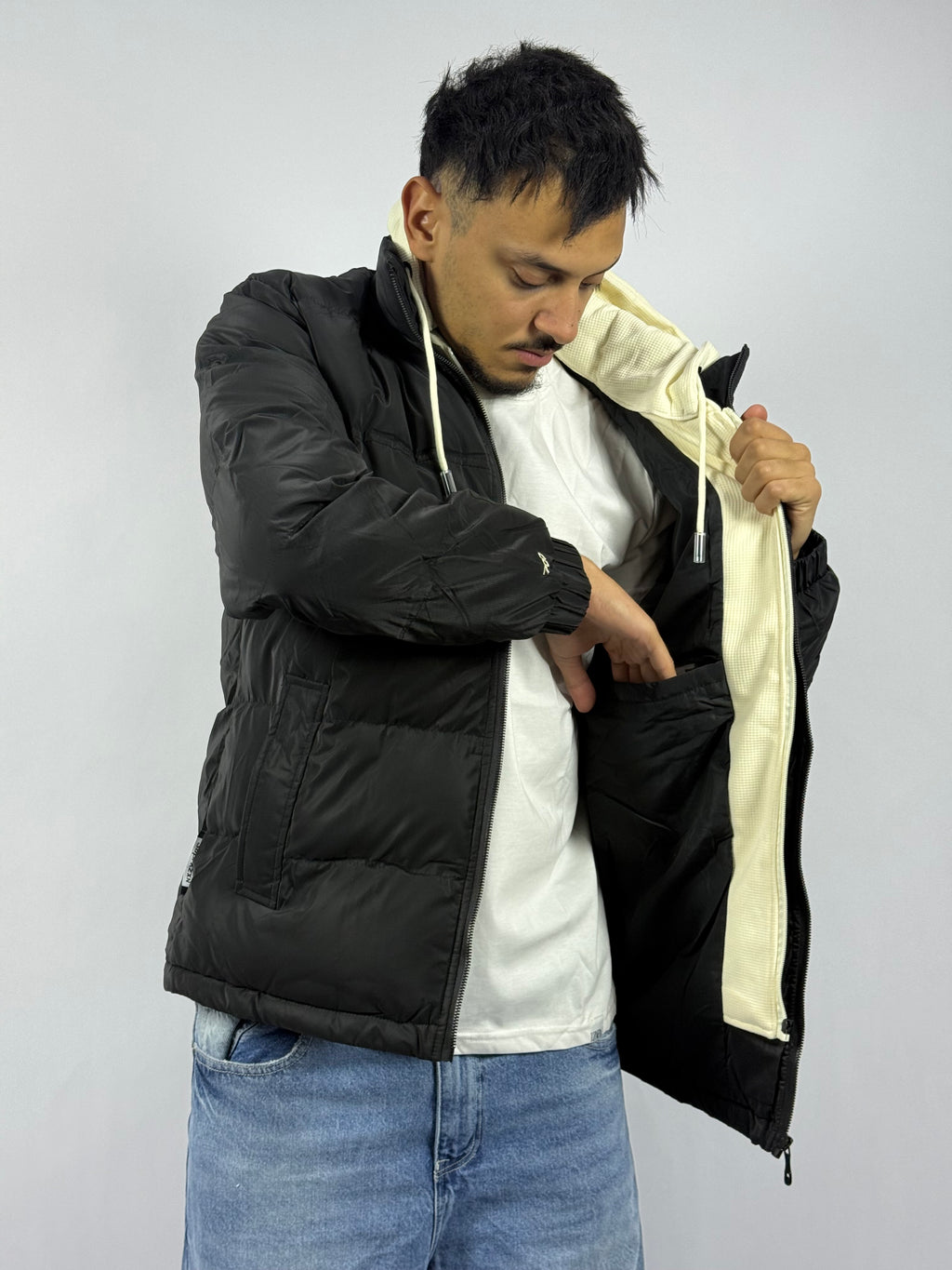 Veste Street à Capuche Noir – Confort & Protection Quotidienne