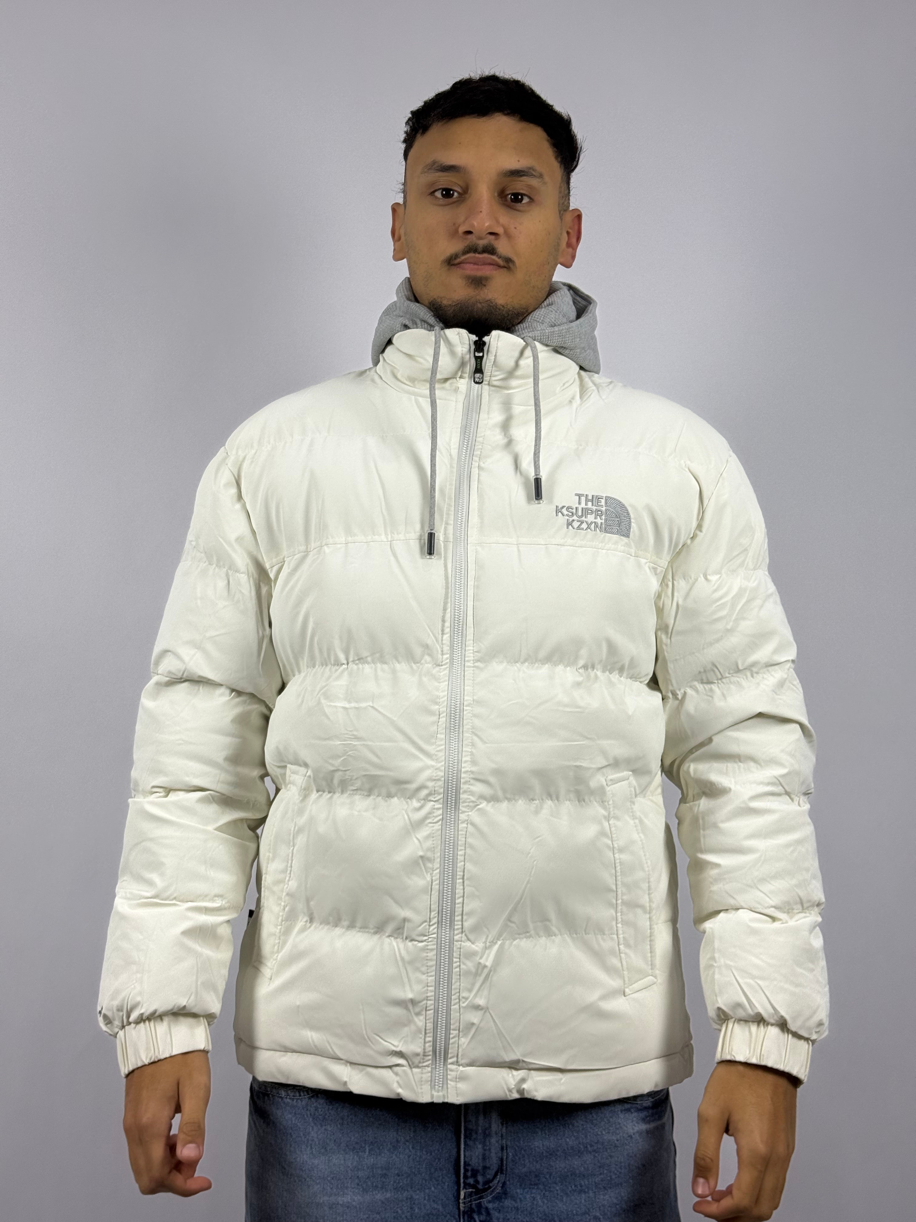 Veste Street à Capuche Blanche – Confort & Protection Quotidienne