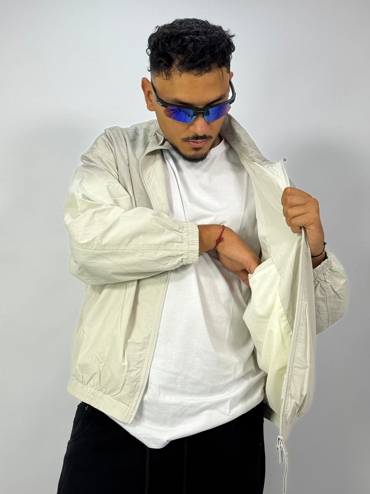 Veste Coupe-Vent Gris Clair – Minimal Streetwear