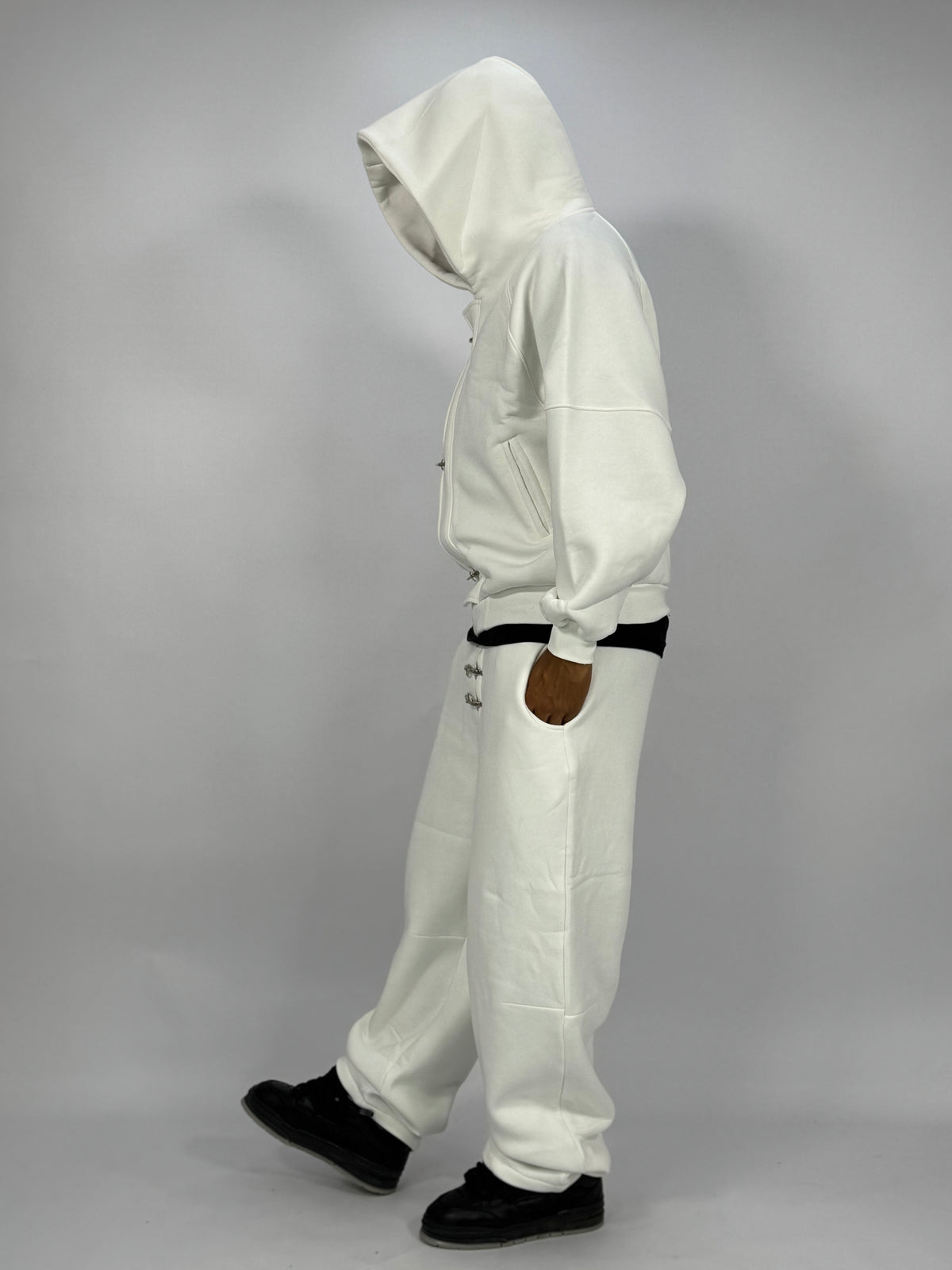 Ensemble Métalliques Blanc à Capuche