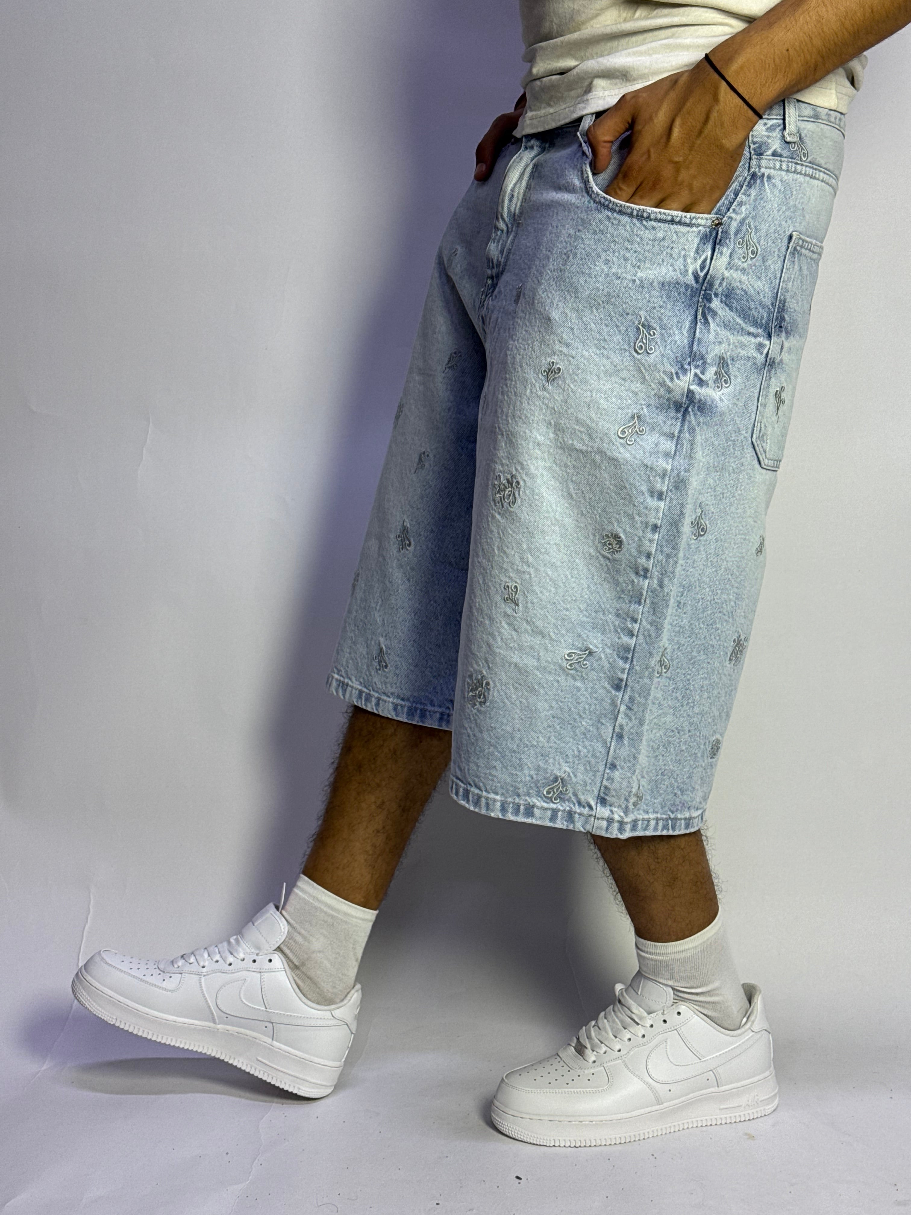 Short Jeans Denim Bleu Délave Oversize Pattern – 1 Ère Qualité