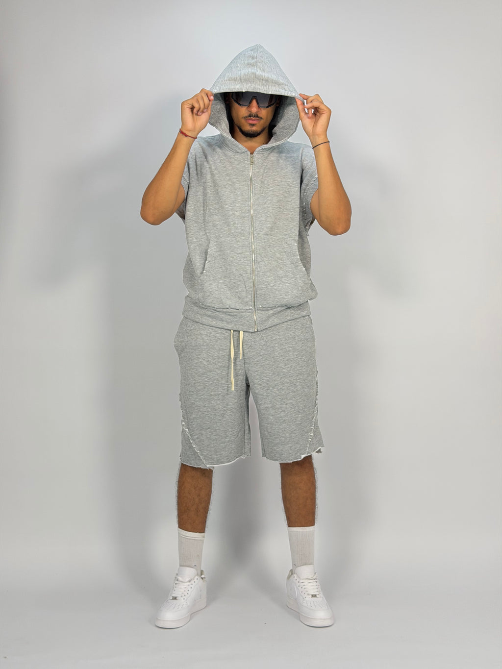 Ensemble “SAND WAVE” GRIS – Hoodie Sans Manches + Short Summer Fit