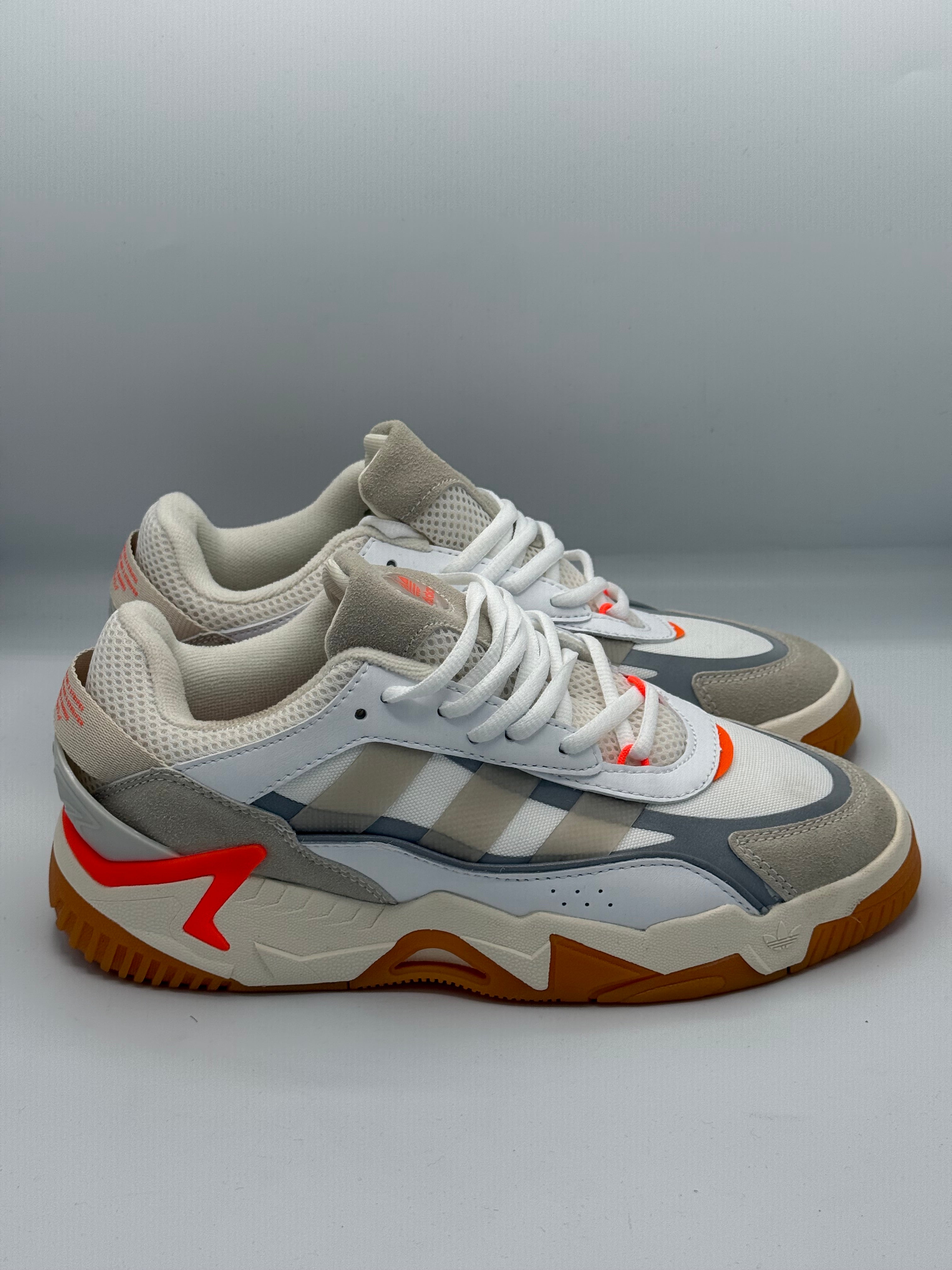 ADIDAS Nova Edge Orange – Confort, Style & Puissance Urbaine