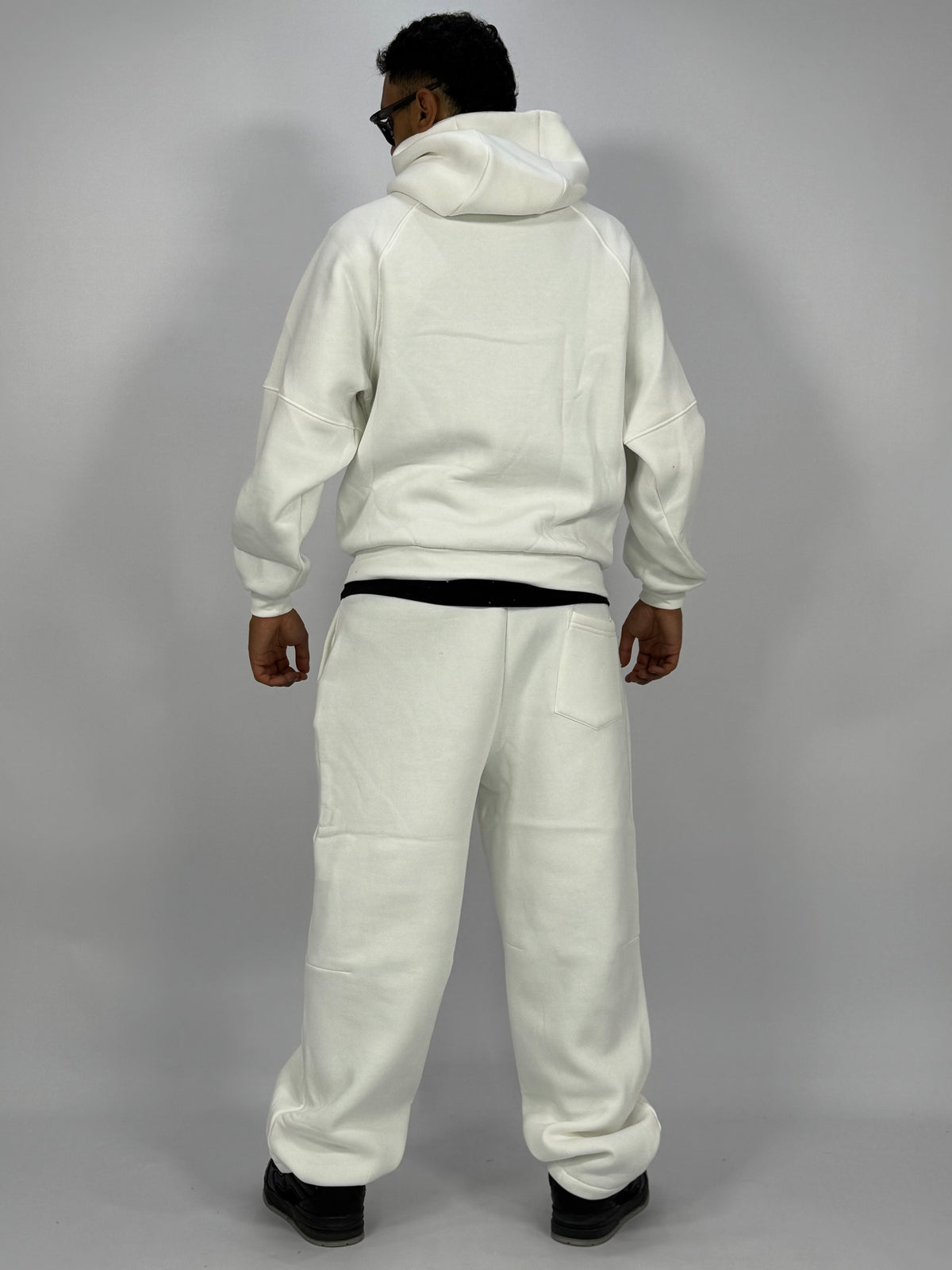 Ensemble Métalliques Blanc à Capuche