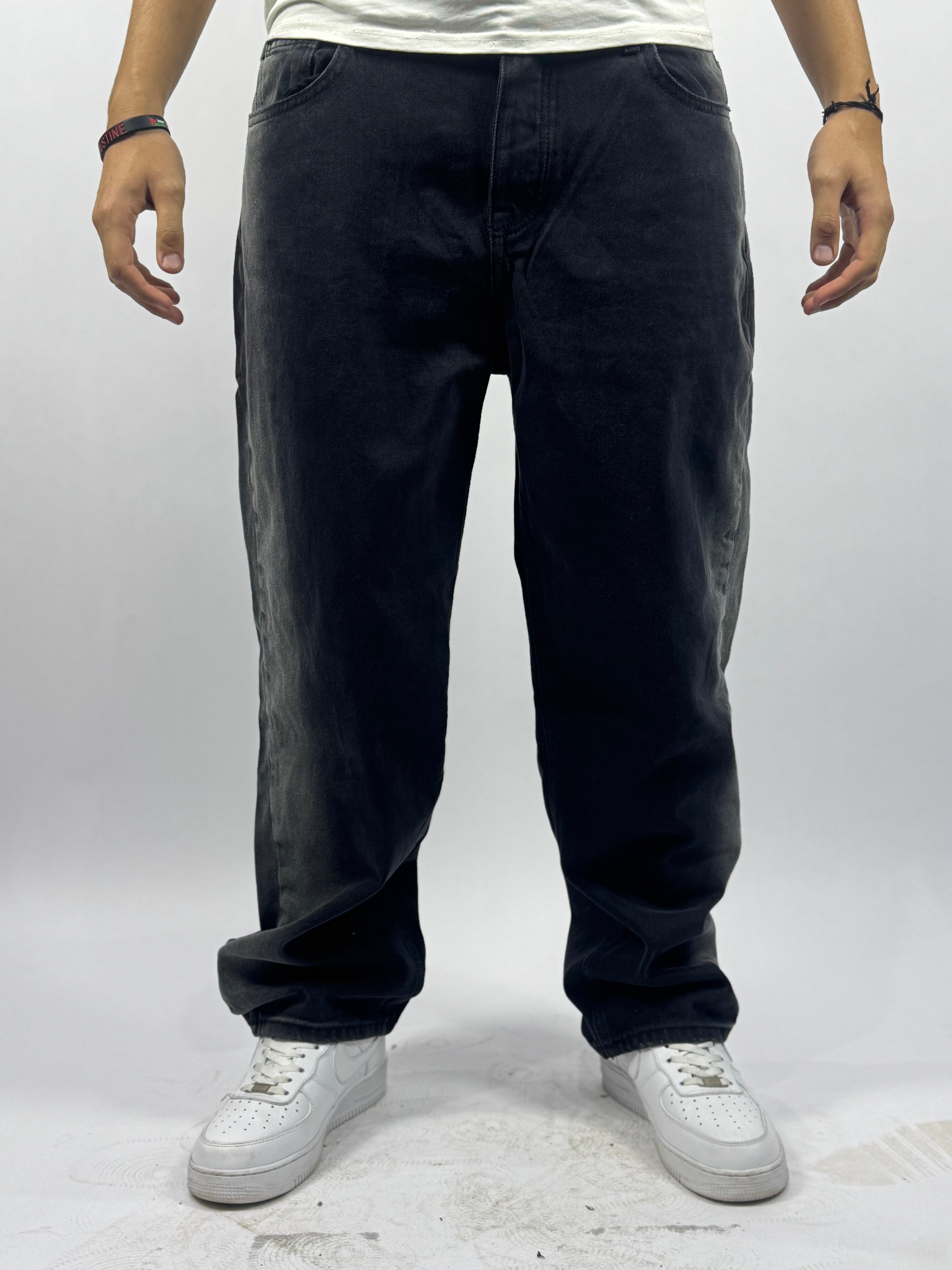 Jean Loose Texturé – Noir Motif Brodé Gris