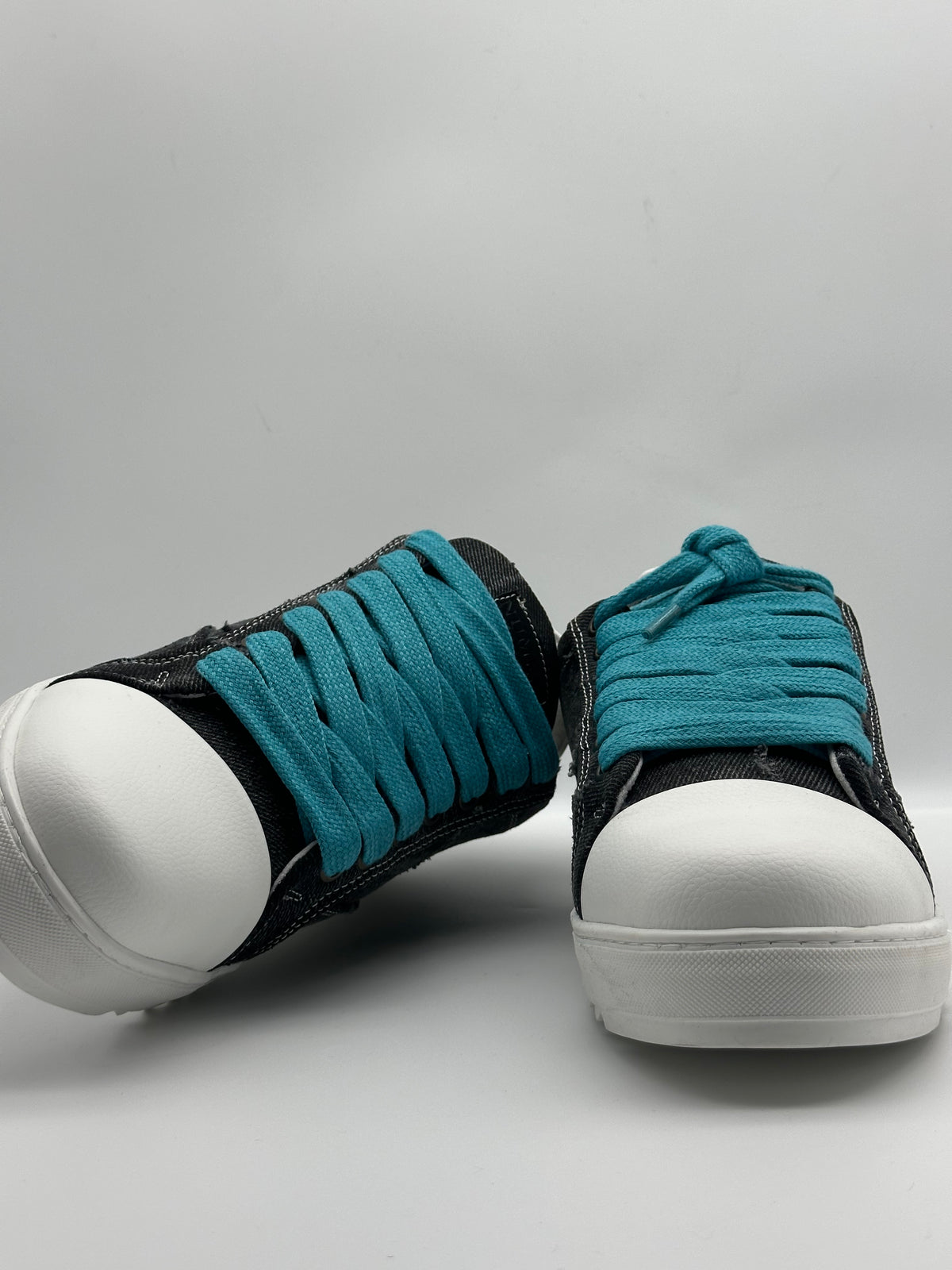 Sneakers ORIGINAL noires et Bleu à lacets larges