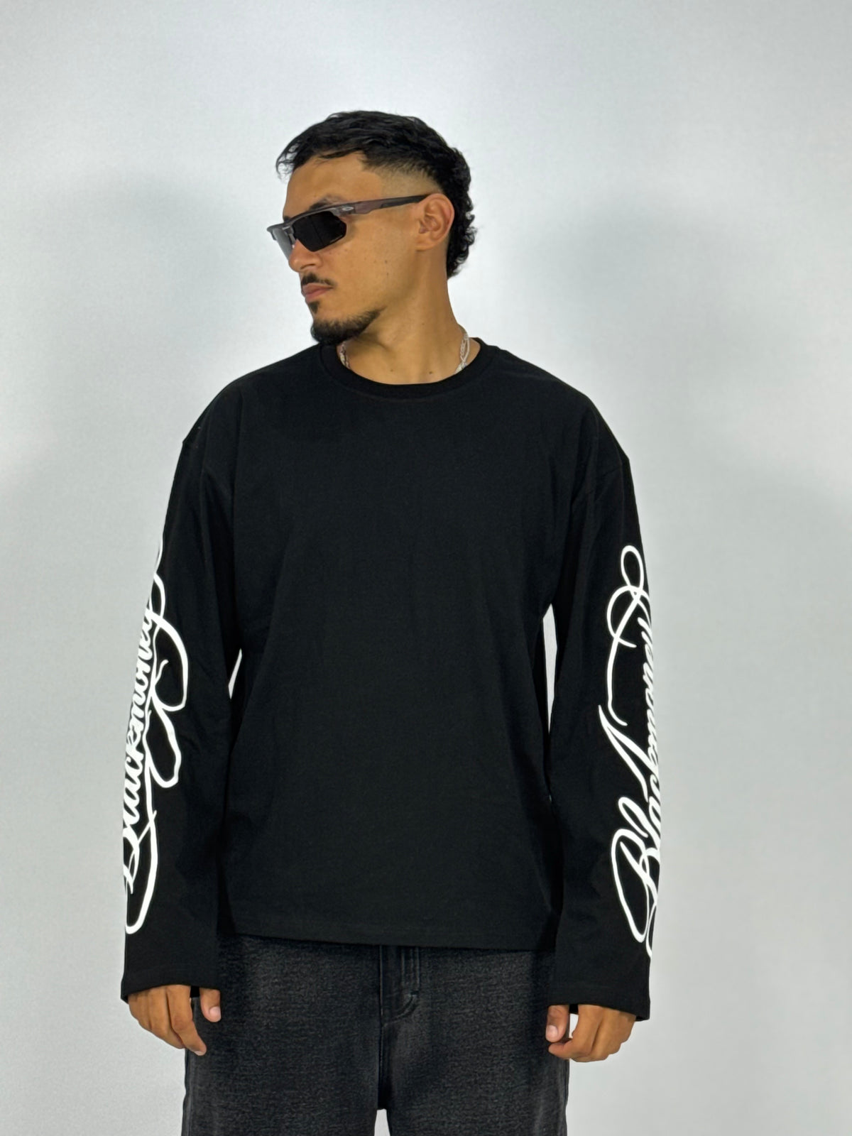 T-Shirt Oversize BlackMoney Noir – Graphic Sleeve