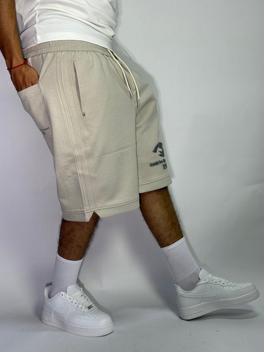 Short Oversize Beige Brodé – Streetwear Premium