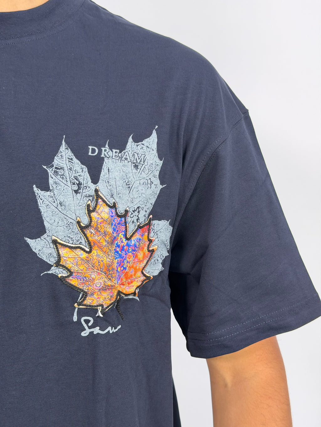 T-shirt Oversize Noir – Autumn Leaf Signature