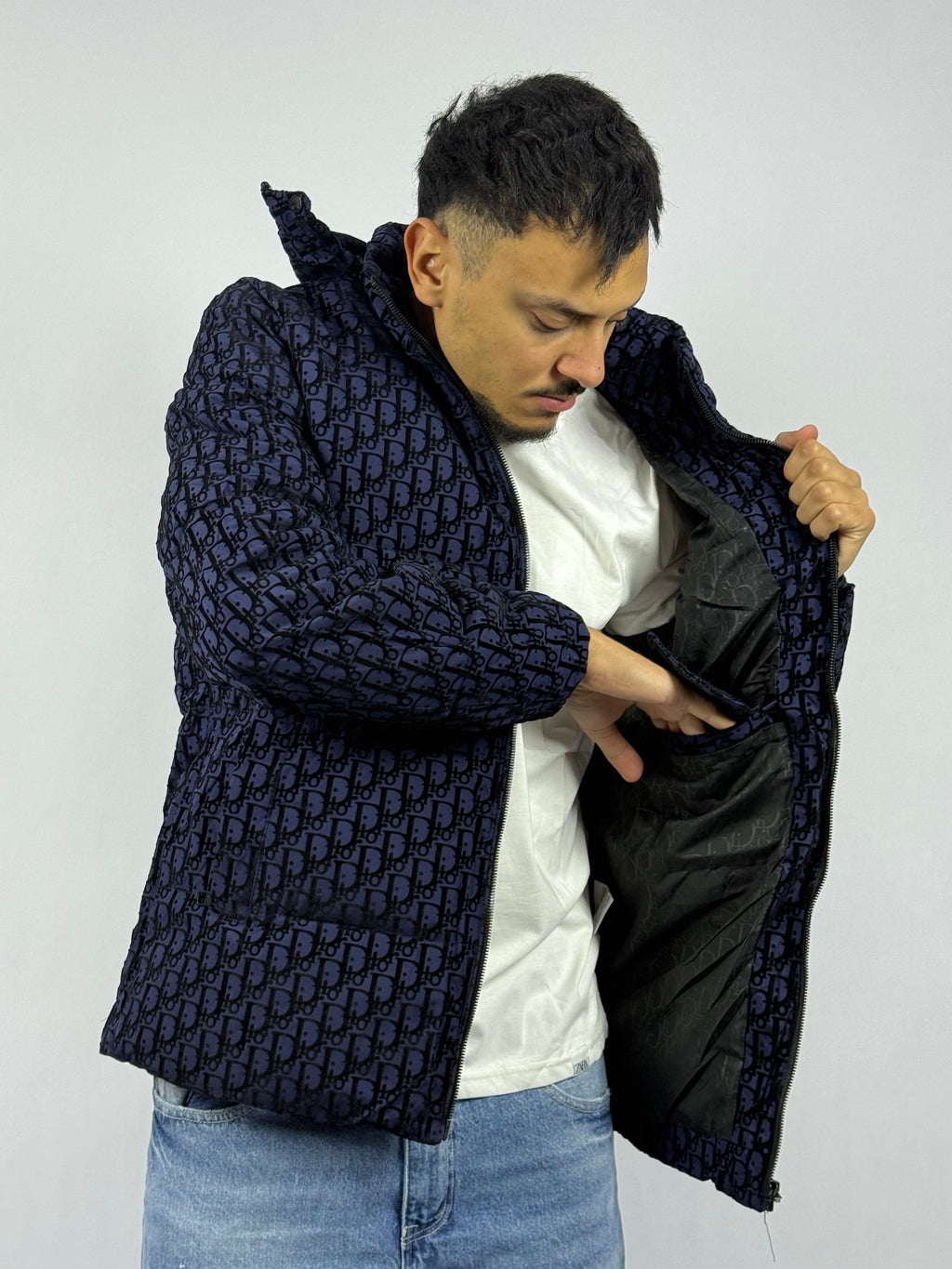 Veste Signature DR Bleu – Design Graphique & Coupe Confort