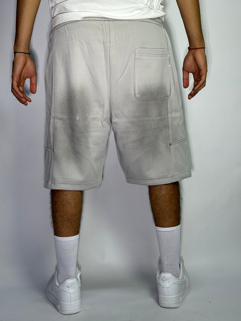 Short Oversize Gris – Minimal Streetwear Essential
