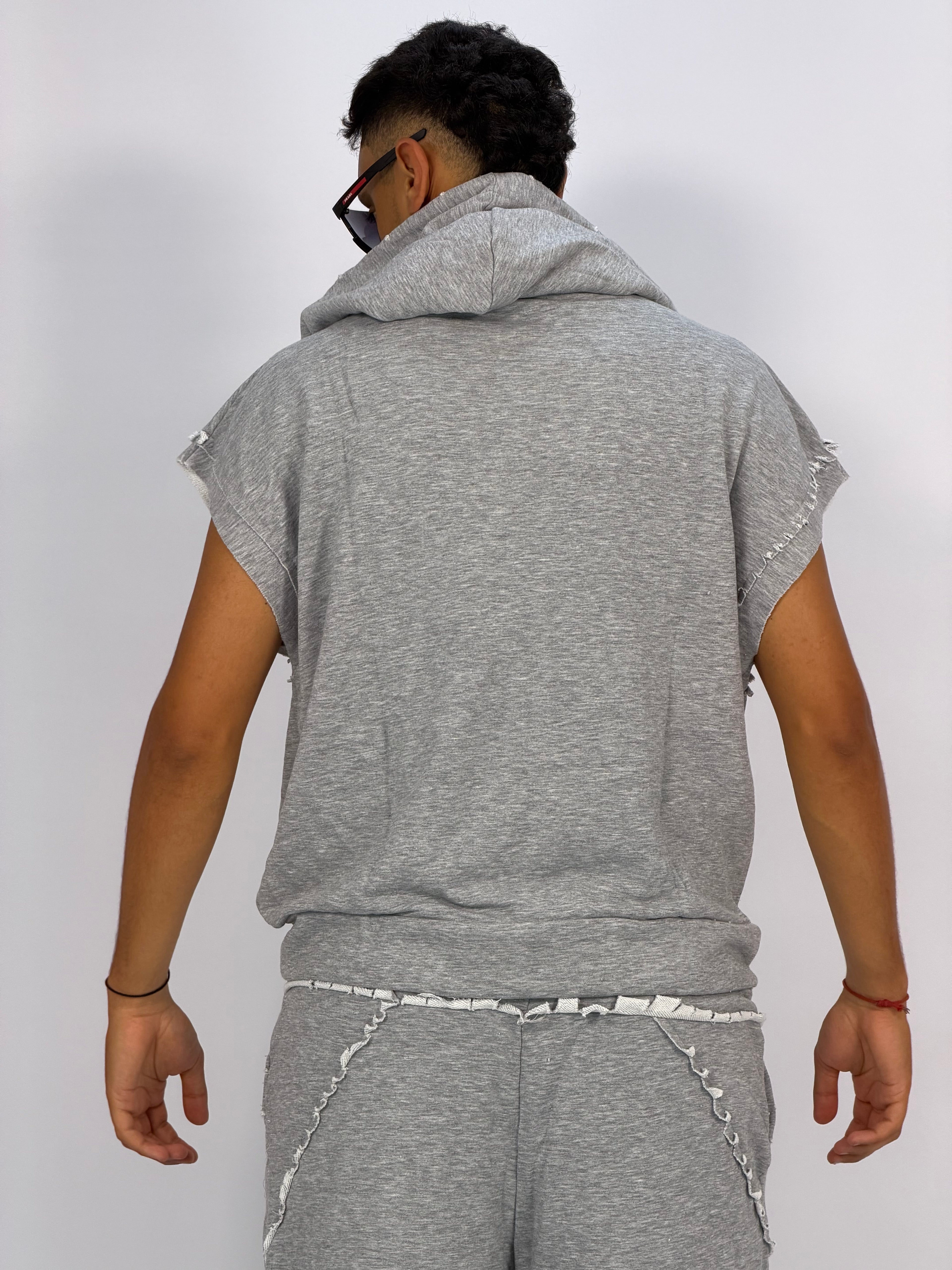 Ensemble “SAND WAVE” GRIS – Hoodie Sans Manches + Short Summer Fit
