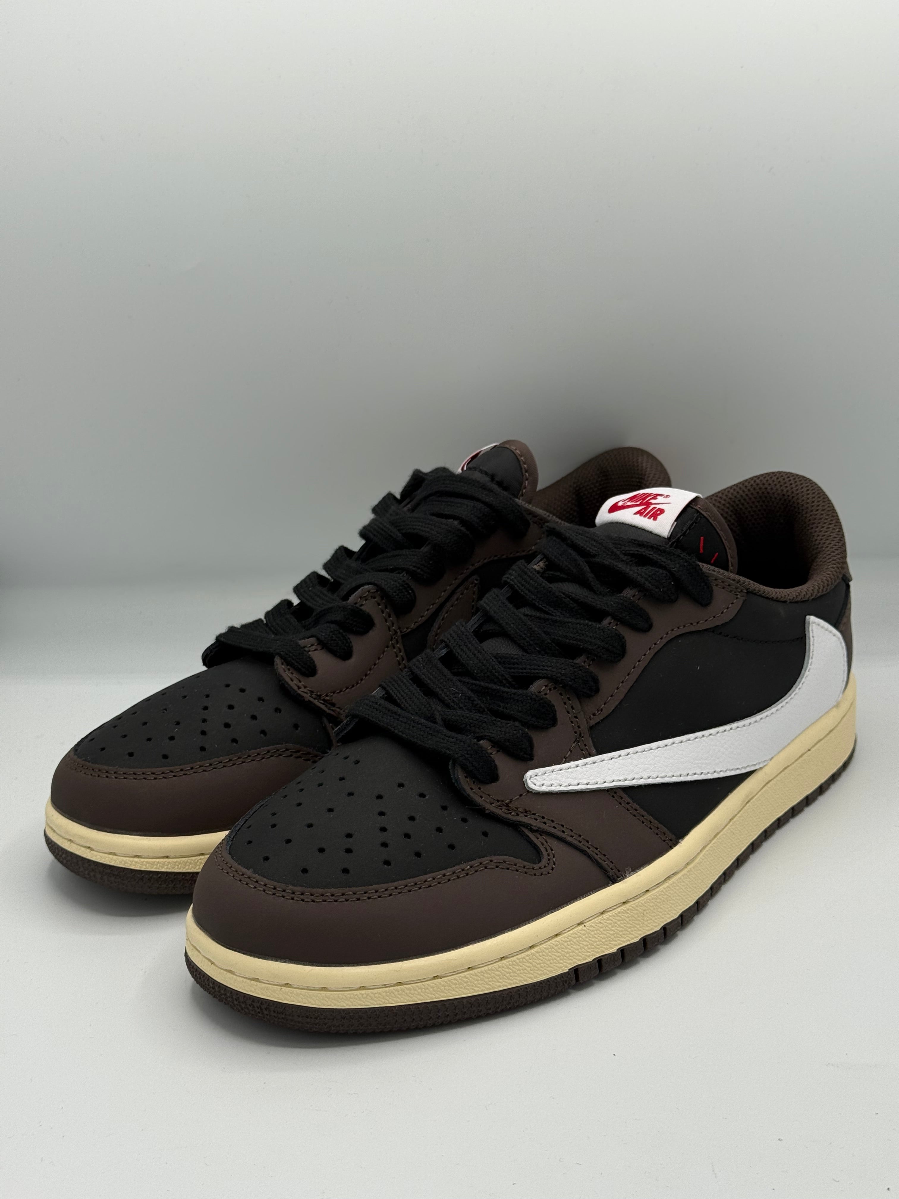 Sneakers Shadow One – Élégance Noire, Attitude Assumée (Model B)