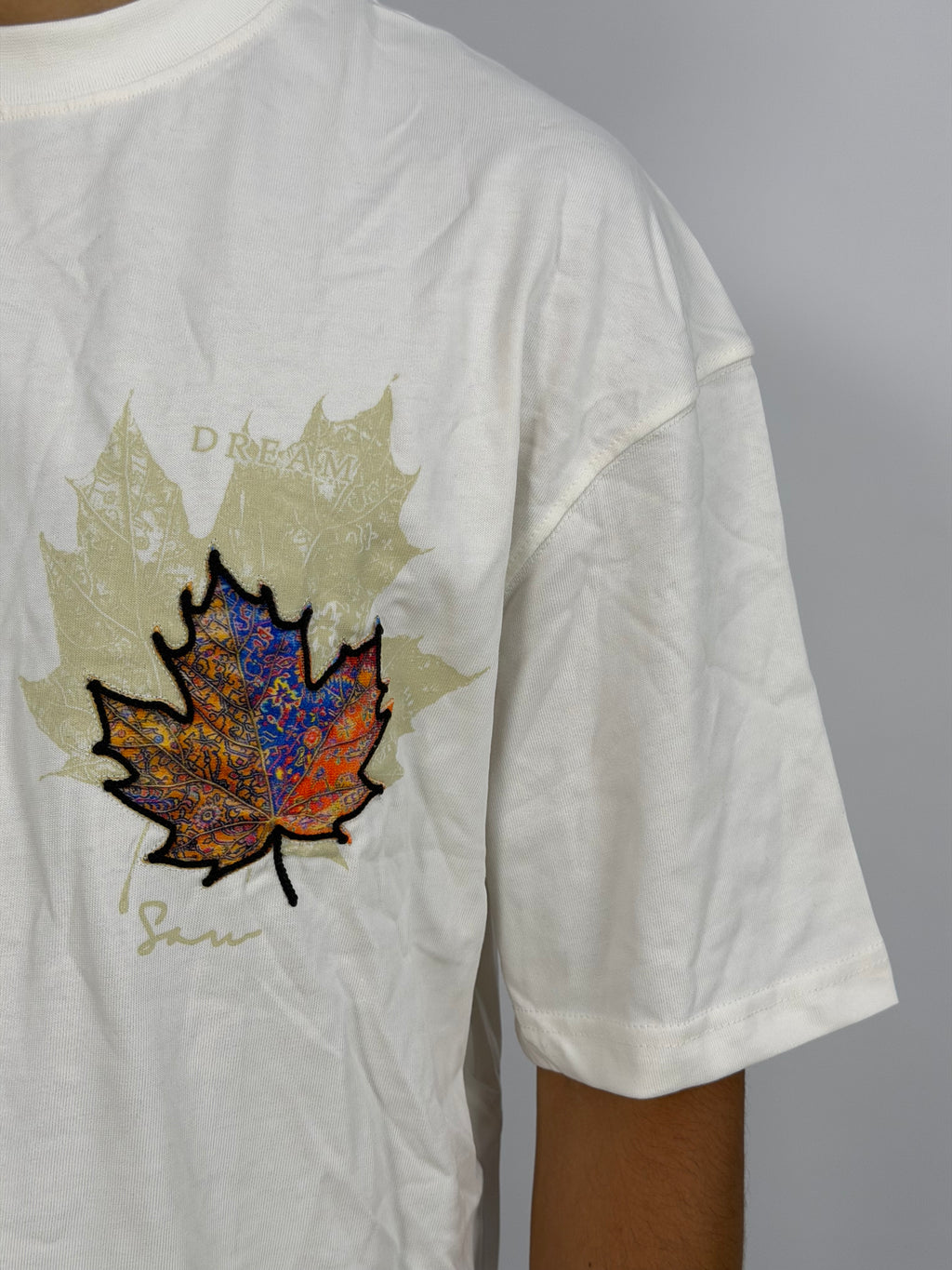 T-shirt Oversize Blanc – Autumn Leaf Signature