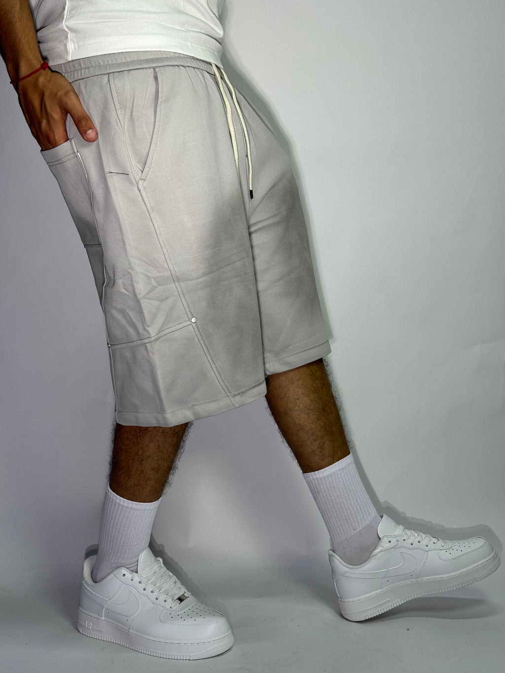 Short Oversize Gris – Minimal Streetwear Essential