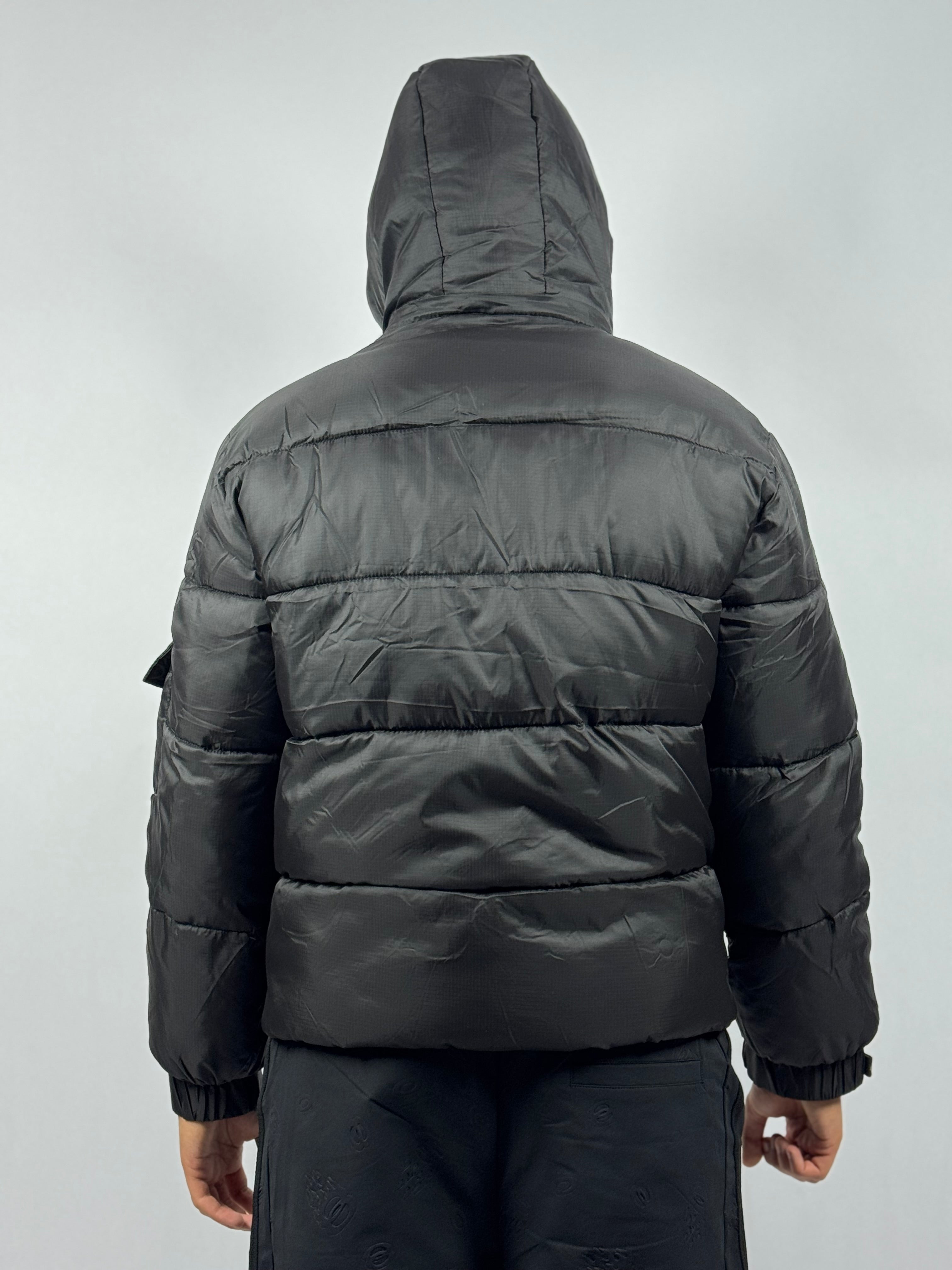 Doudoune Homme Noire Intense – Confort Matelassé & Finition Élégante