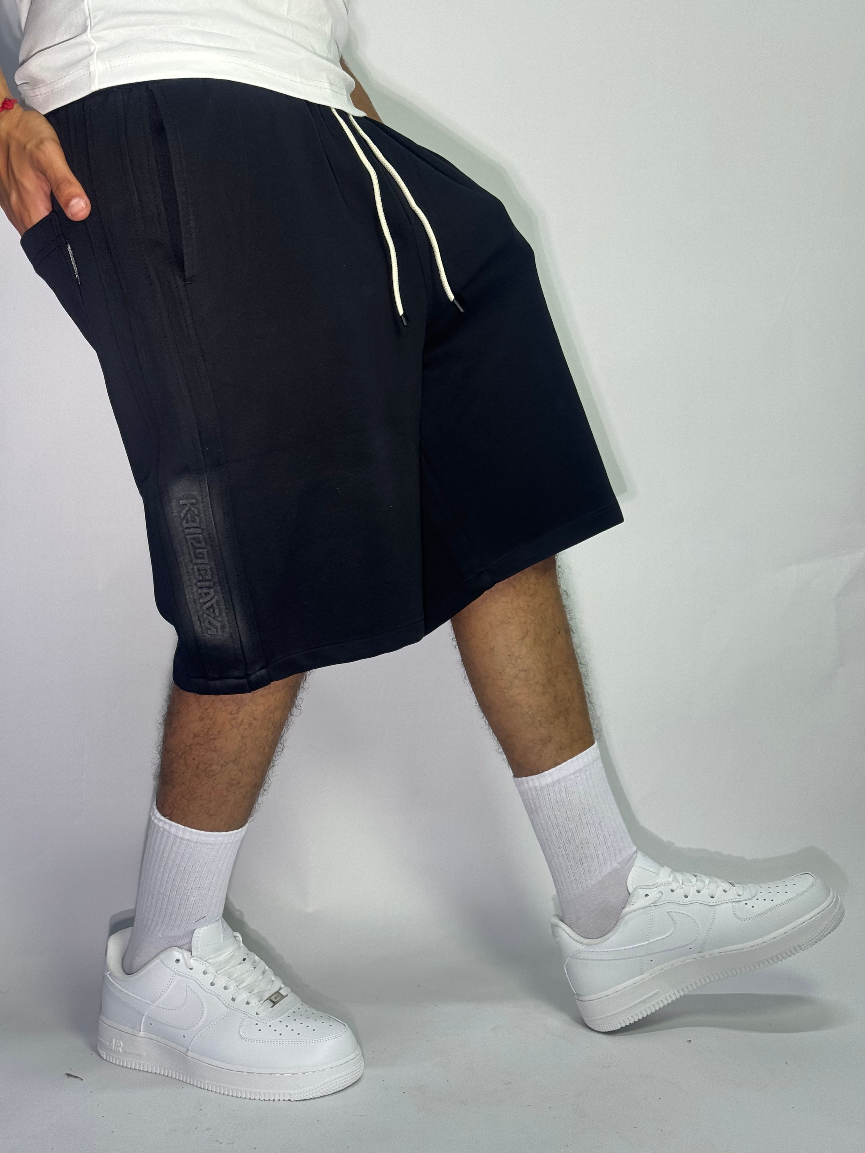 Short Oversize Noir – Essential Streetwear
